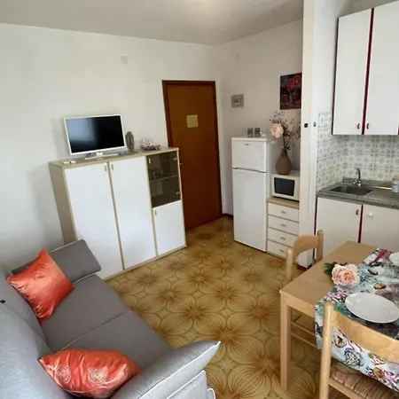 Apartment Lovely Flat Only 200m From The Sea - Beahost