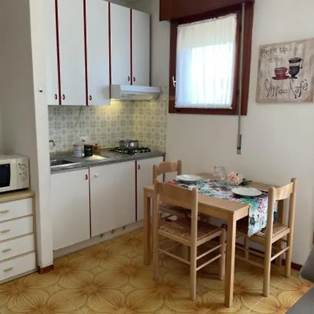 Apartment Lovely Flat Only 200m From The Sea - Beahost